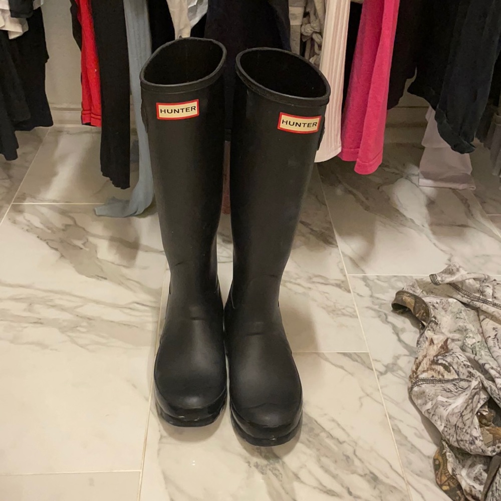 Matte Black hunter boots- size 6